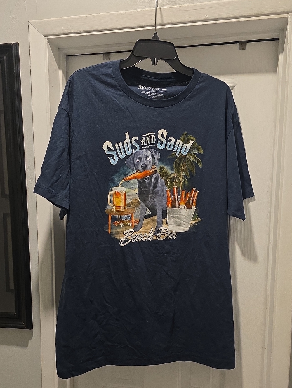 Newport Navy 'Suds and Sand' Short Sleeve Graphic Tee